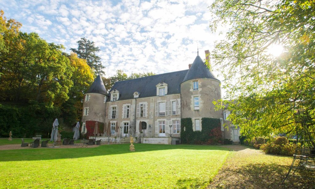 La façade du Château de Pray