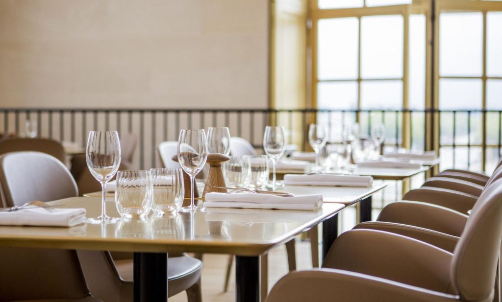 Intérieur du restaurant Teritoria Ore - Alain Ducasse à Versailles