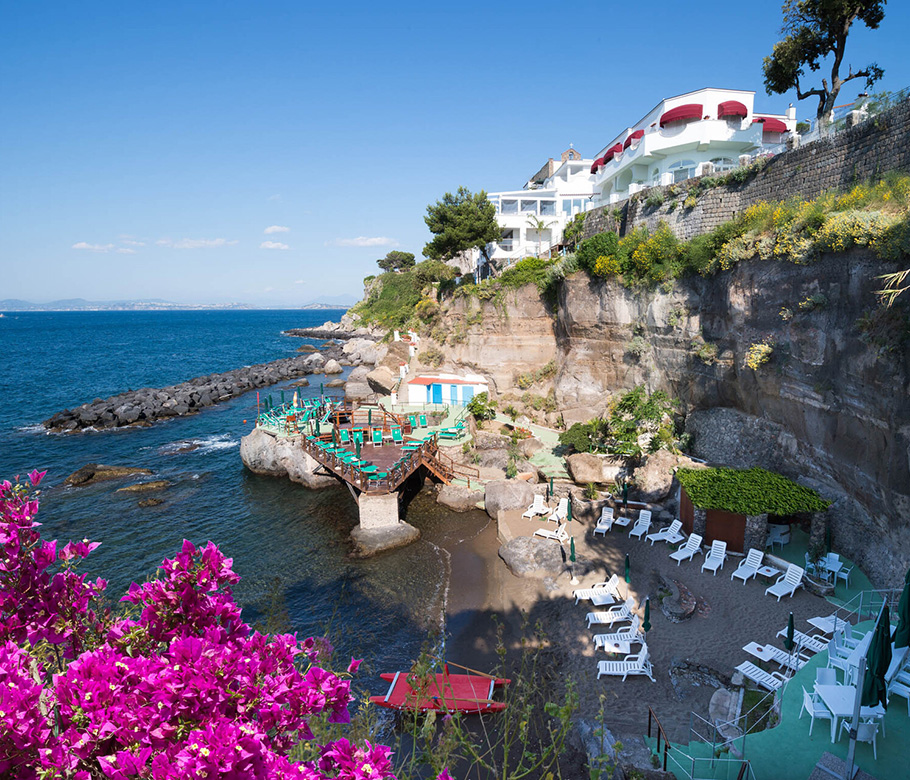 Hôtels et restaurants en bord de mer : une sélection d’établissements les pieds dans l’eau