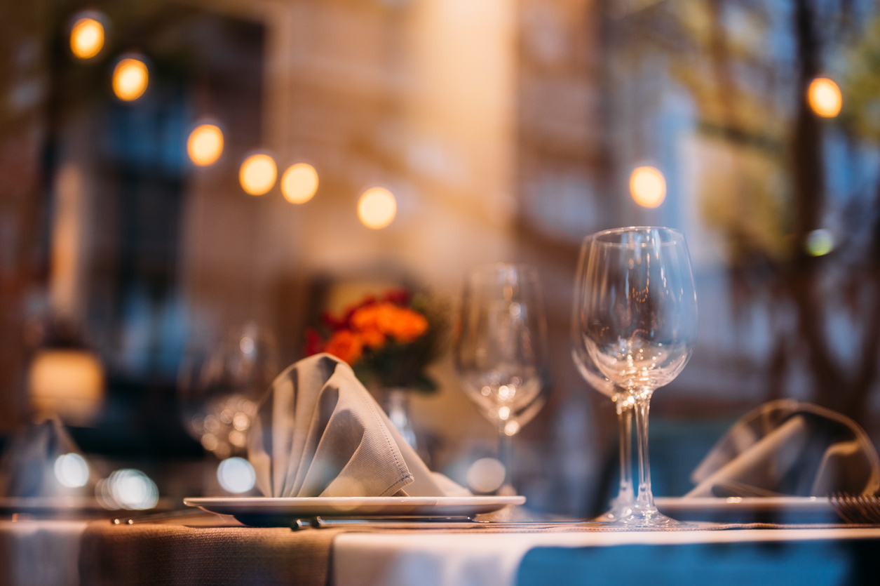 Dîner romantique à Paris : Quel restaurant pour un tête-à-tête ?